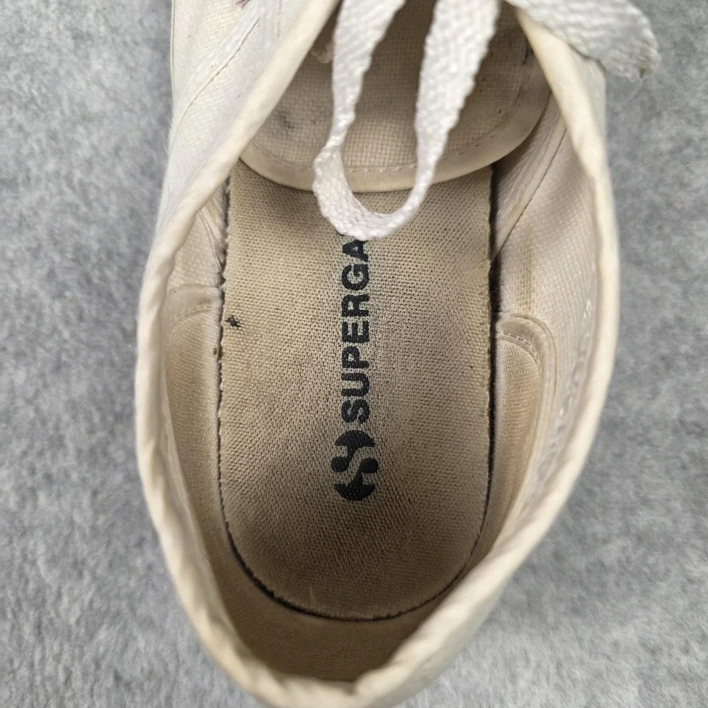 Superga brand style